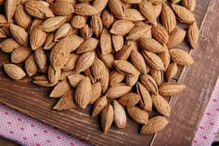 تصویر 2 از بادام درختی پوست کاغذی منقا ارگانیک باغی ممتاز